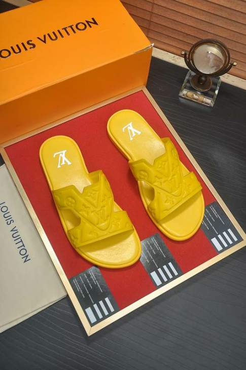 Picture of Louis Vuitton Slippers _SKULVsz38-45mnf08041231